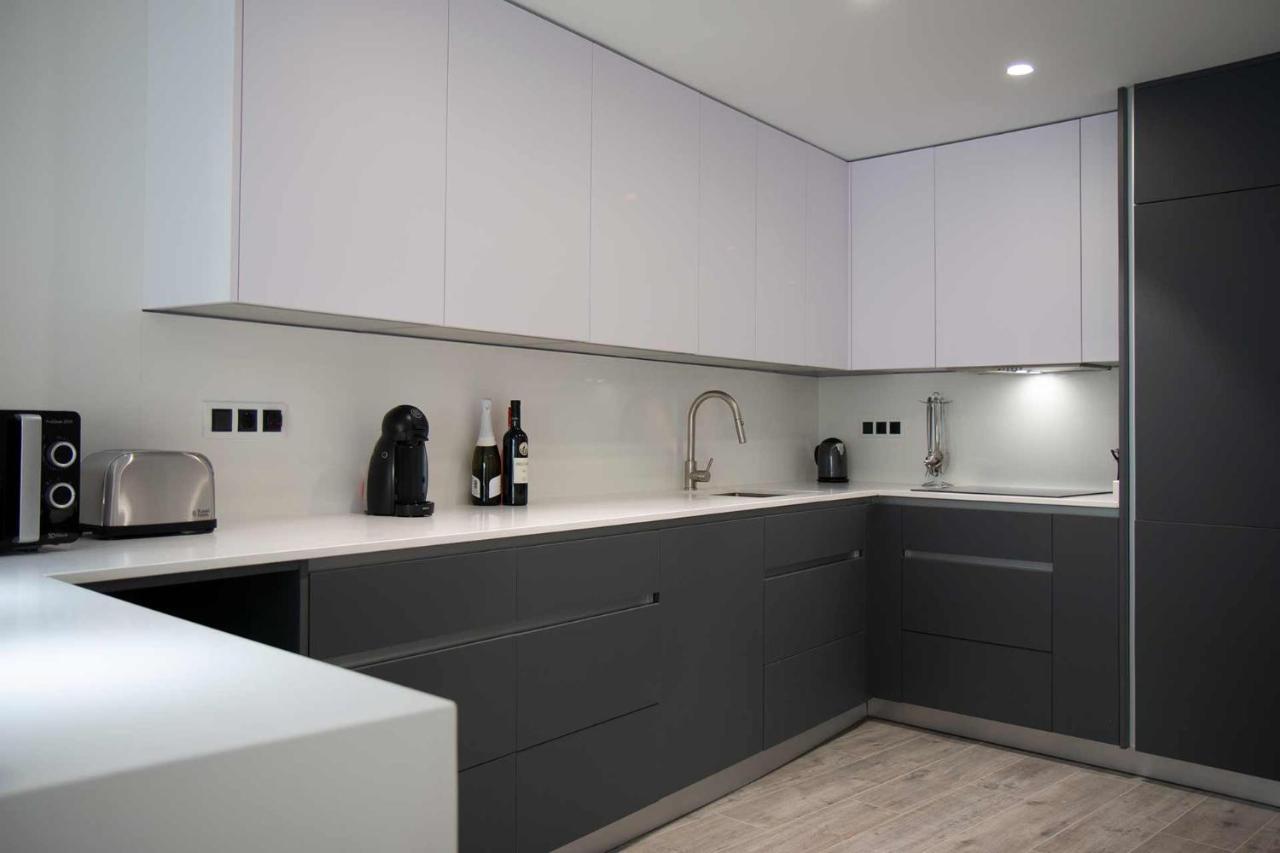 Apartamentos Vacacional En Plaza De Espana 内尔哈 外观 照片