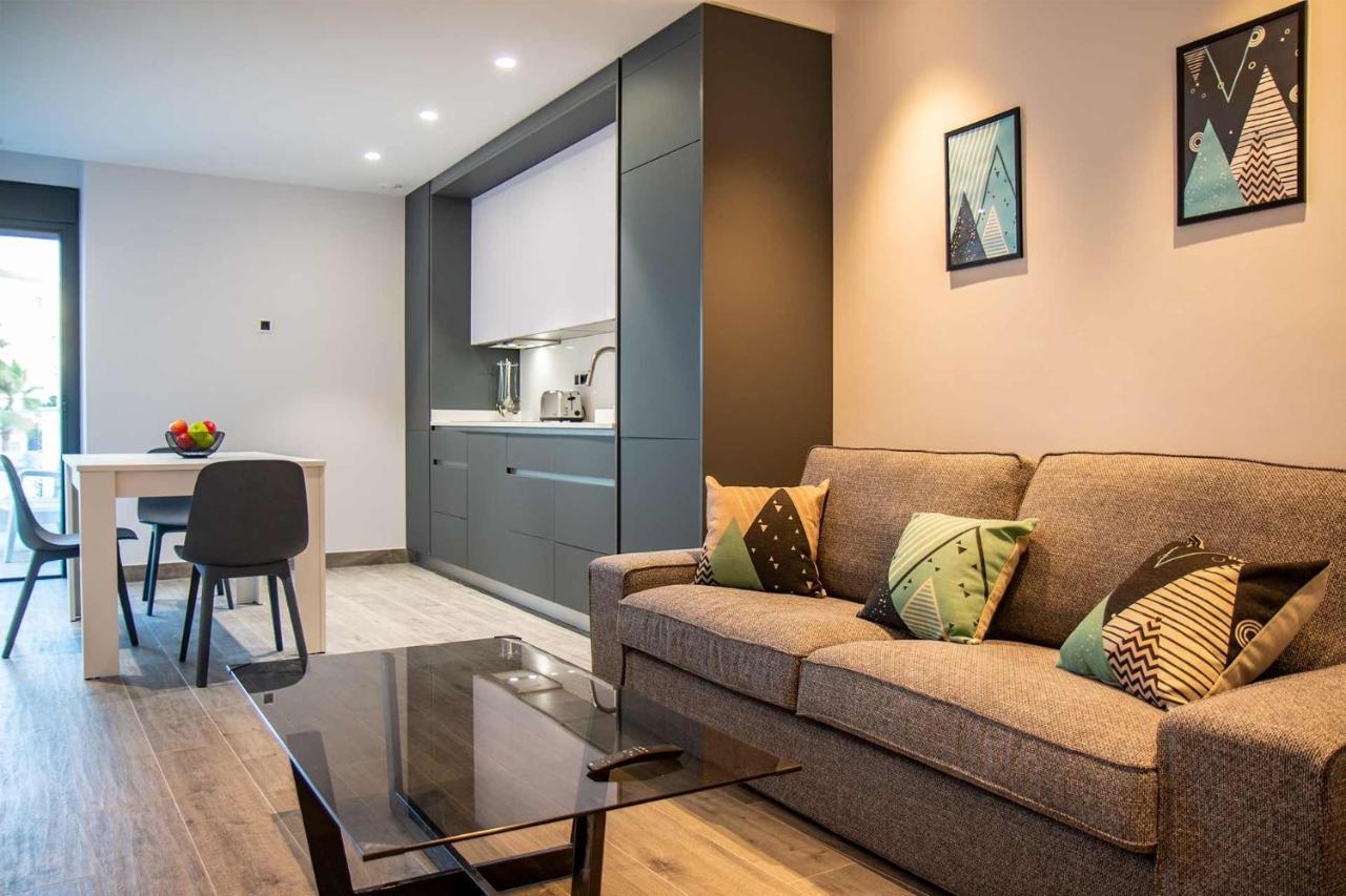 Apartamentos Vacacional En Plaza De Espana 内尔哈 外观 照片