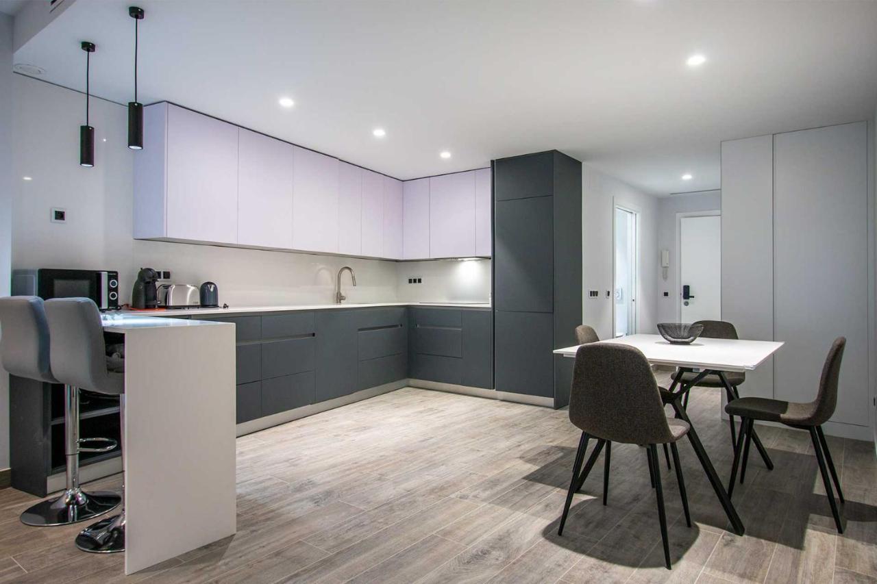 Apartamentos Vacacional En Plaza De Espana 内尔哈 外观 照片