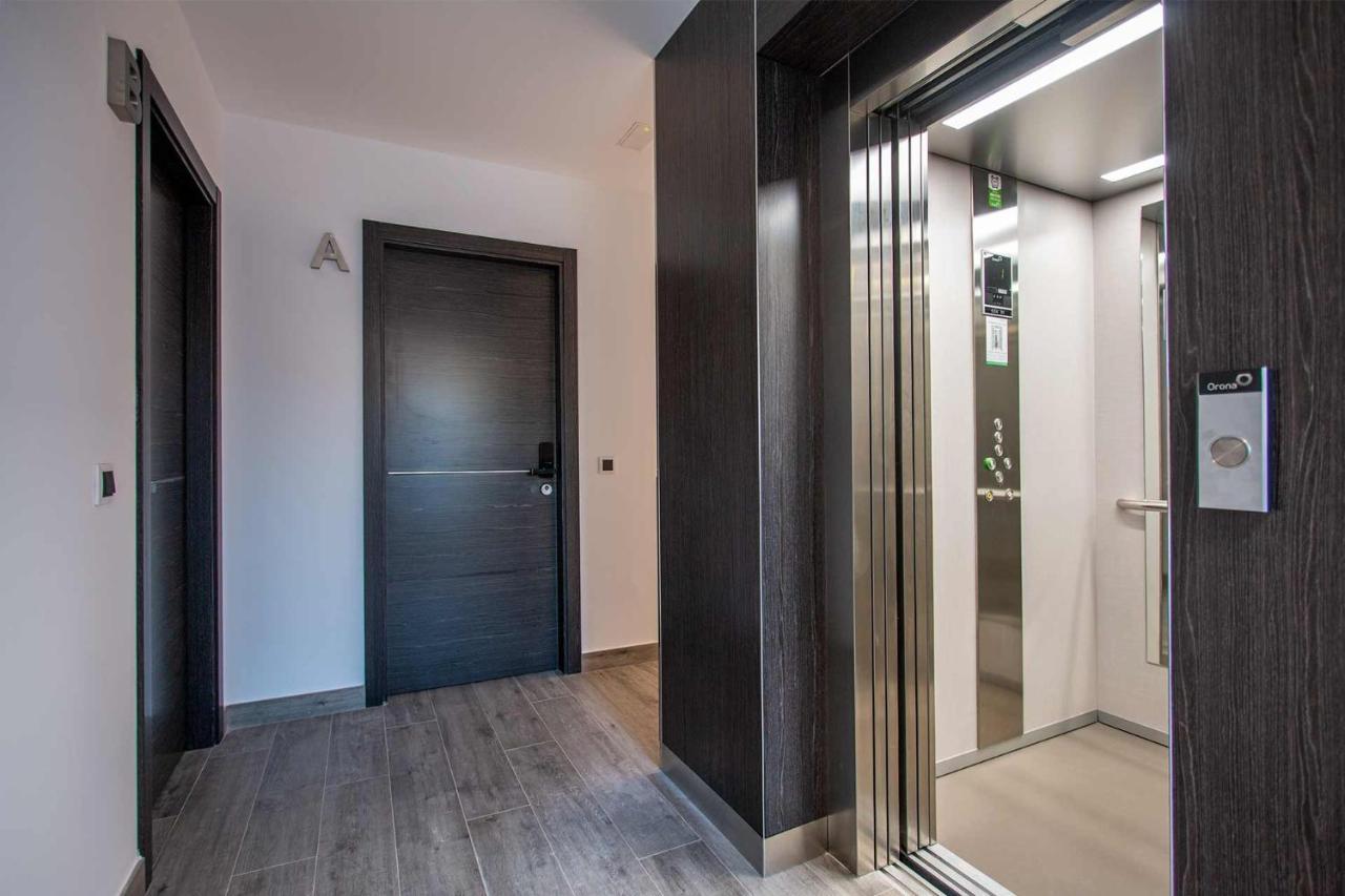 Apartamentos Vacacional En Plaza De Espana 内尔哈 外观 照片