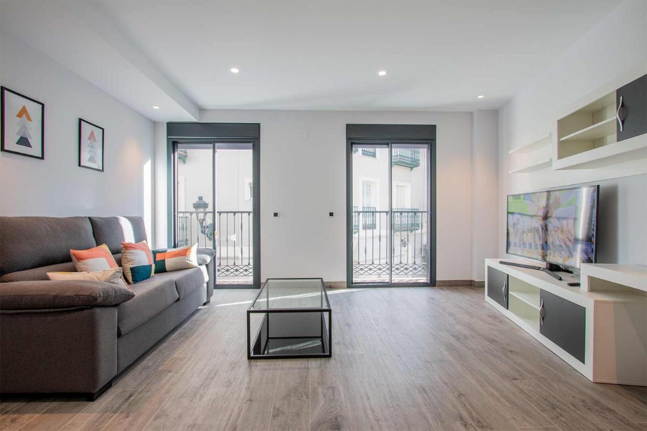 Apartamentos Vacacional En Plaza De Espana 内尔哈 外观 照片