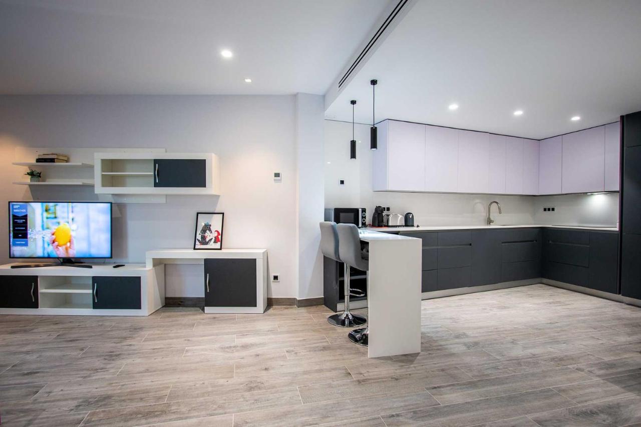 Apartamentos Vacacional En Plaza De Espana 内尔哈 外观 照片