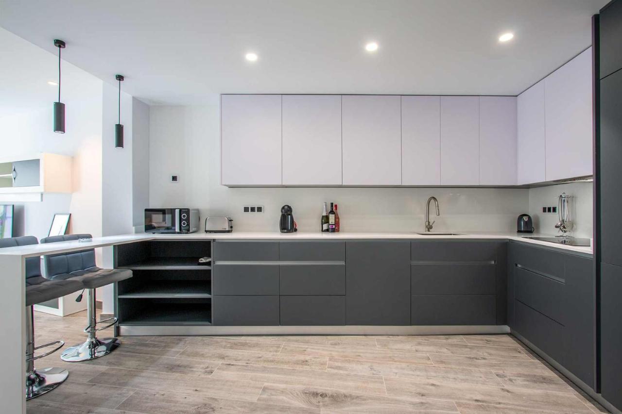 Apartamentos Vacacional En Plaza De Espana 内尔哈 外观 照片