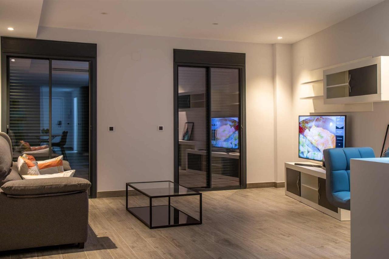 Apartamentos Vacacional En Plaza De Espana 内尔哈 外观 照片