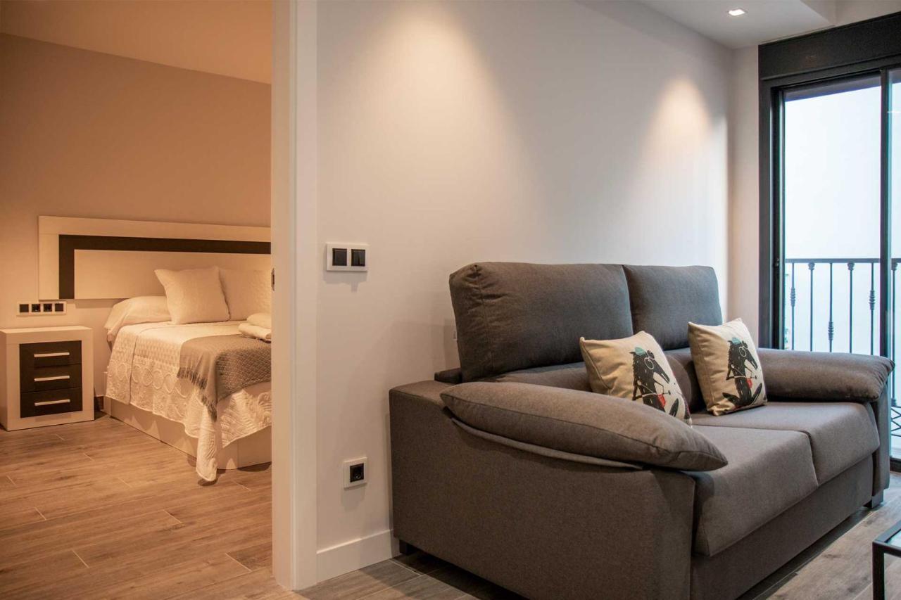 Apartamentos Vacacional En Plaza De Espana 内尔哈 外观 照片